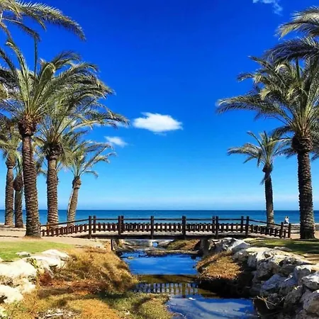 Amazing With Swimming Pool Apartment *